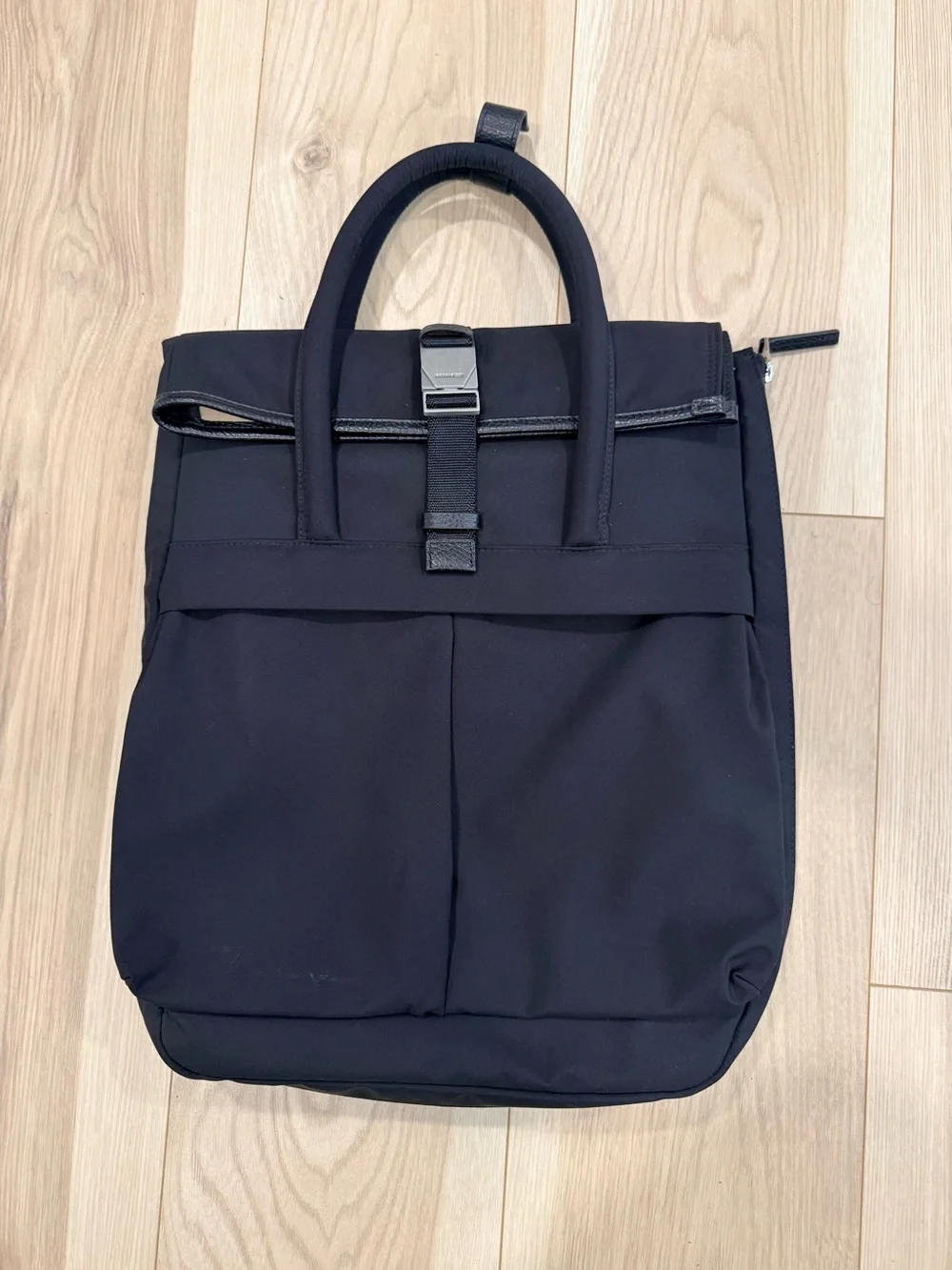 704 Folio Laptop Bag — Black